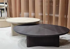 Sabine Marcelis heeft de Dew Table en Dew Coffee Table ontworpen voor Arco.